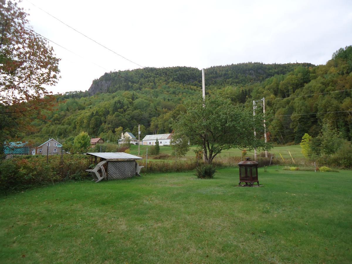 Chalet Saint-Thomas L'Anse-Saint-Jean Bagian luar foto
